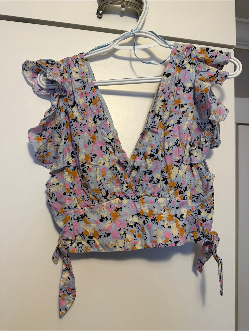 Floral Ruffle V-Neck Crop Top in Pastel Multi
